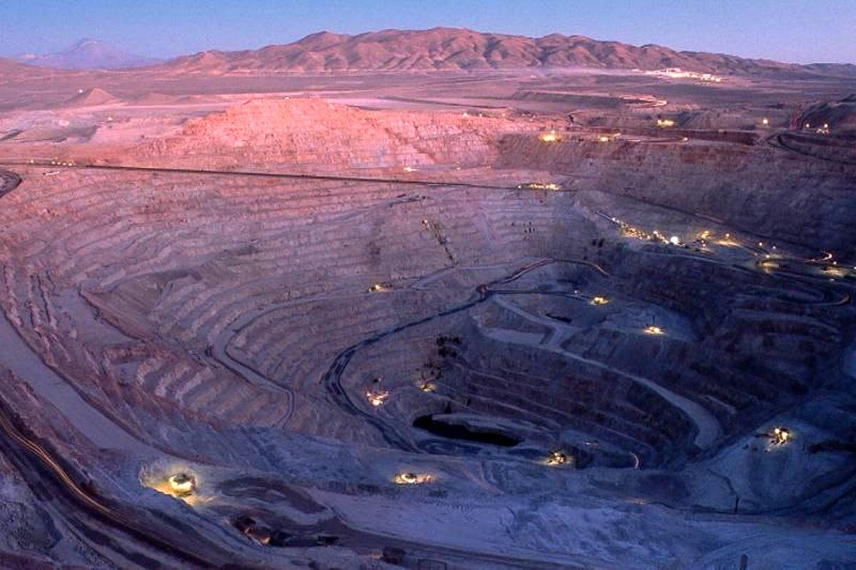 دستور قضایی برای رفع موانع توسعه معدن سنگ آهن تنگه زاغ حاجی‌آباد صادر شد